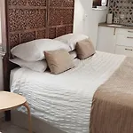 La Pequena Taifa I *